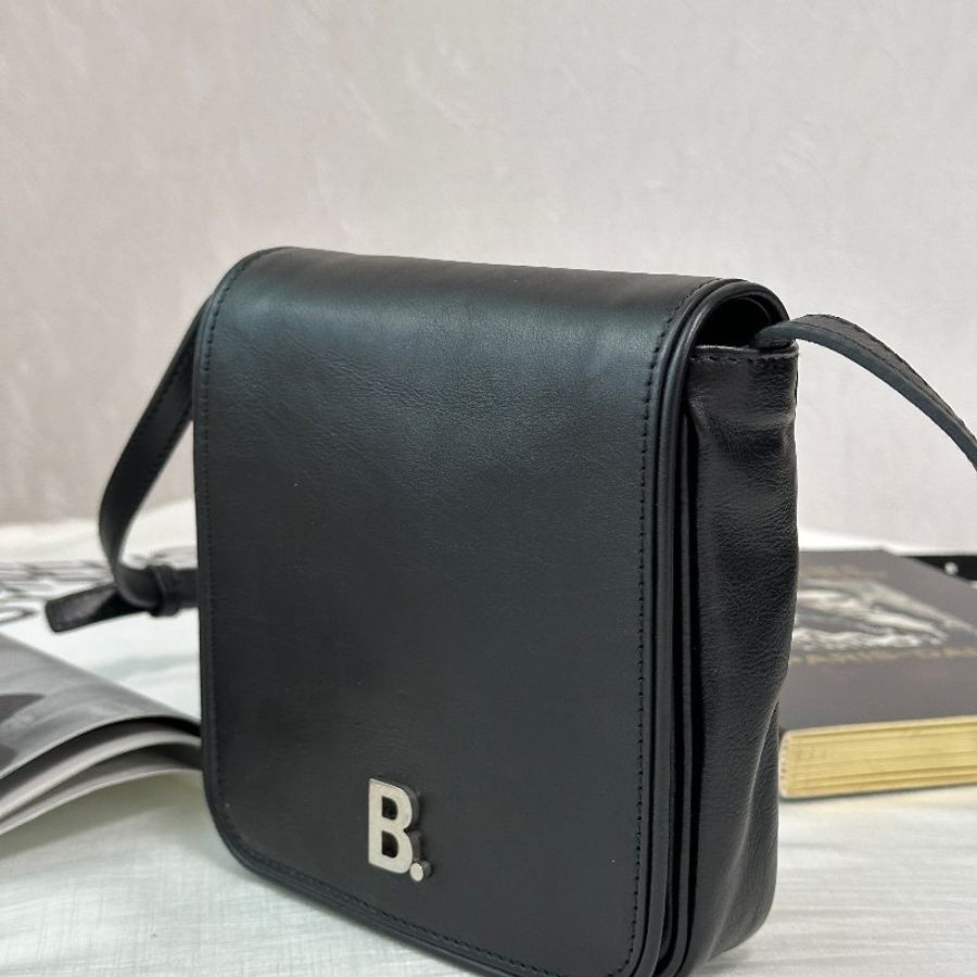 BALENCIAGA 金屬b字黑色小方包 (男女可背)-2