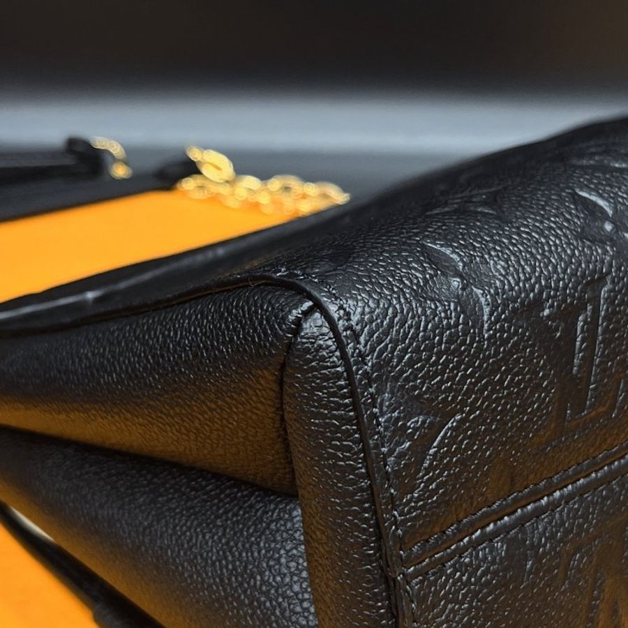 Louis Vuitton LV 黑色 全皮壓紋 金釦 VAVIN鍊包/斜背包/肩背包M44151-4