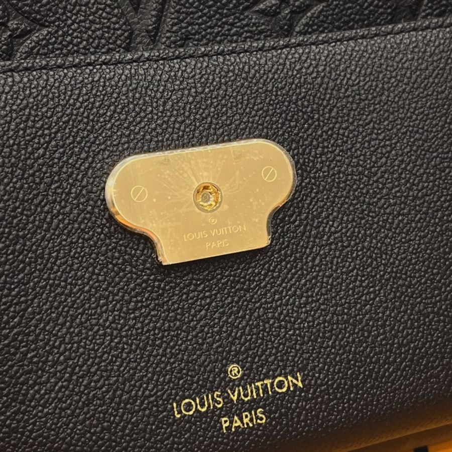 Louis Vuitton LV 黑色 全皮壓紋 金釦 VAVIN鍊包/斜背包/肩背包M44151-10