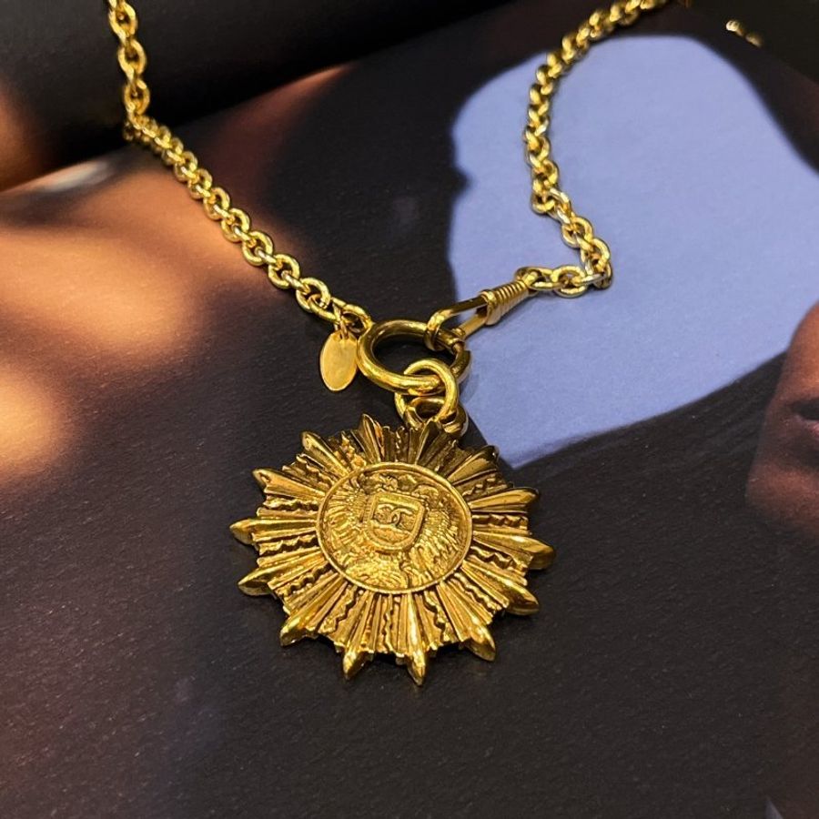 CHANEL 香奈兒 VINTAGE 金色勳章造型 長項鍊/飾品-0