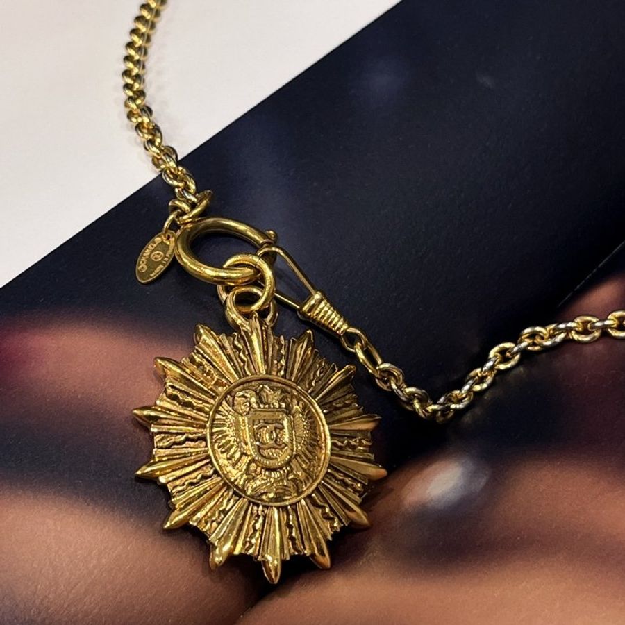 CHANEL 香奈兒 VINTAGE 金色勳章造型 長項鍊/飾品-2