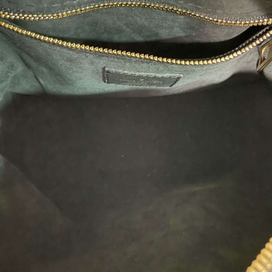 LV Petite Malle Souple-9
