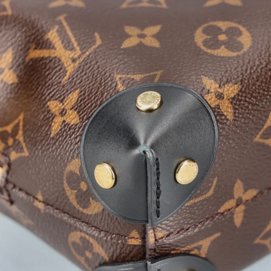 LV Petite Malle Souple-11