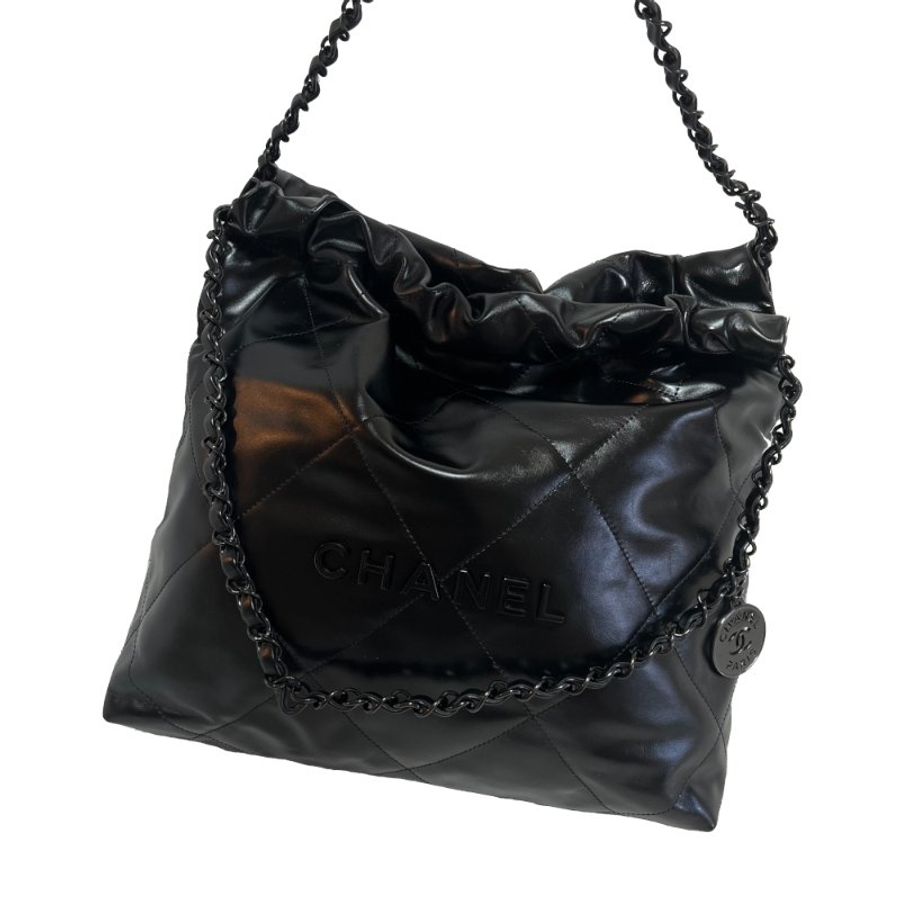 【CHANEL 香奈兒】22 So Black Handbag 全黑光面小牛皮 小號 肩背包 托特包 黑鍊 極致黑 AS3260-0