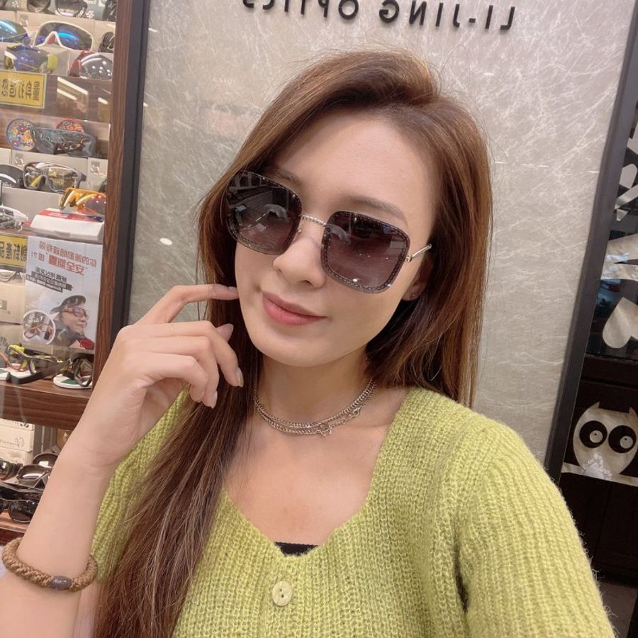 【預購】麗睛眼鏡Chanel【可刷卡分期】香奈兒 CH4244 單條鏈 太陽眼鏡 附可拆式香奈兒眼鏡鏈 小香太陽眼鏡-5