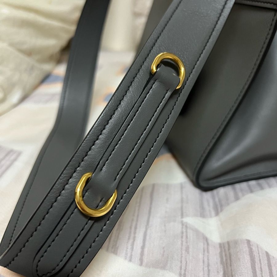 Prada防刮牛皮手提肩揹兩用包-4