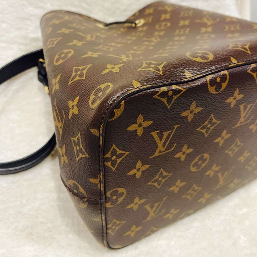 他團售出🎉櫃上經典款🏅️LV經典 老花黑水桶包 斜背 肩背Louis Vuitton 原花黑皮革水桶包Neo Noe-23