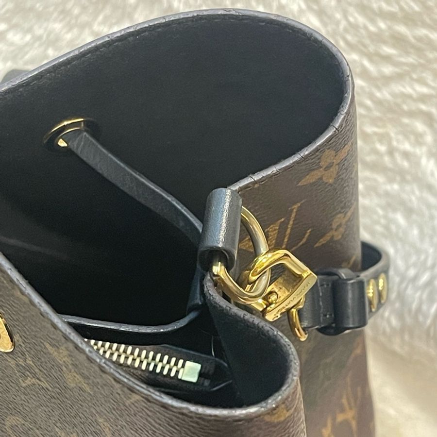 他團售出🎉櫃上經典款🏅️LV經典 老花黑水桶包 斜背 肩背Louis Vuitton 原花黑皮革水桶包Neo Noe-14