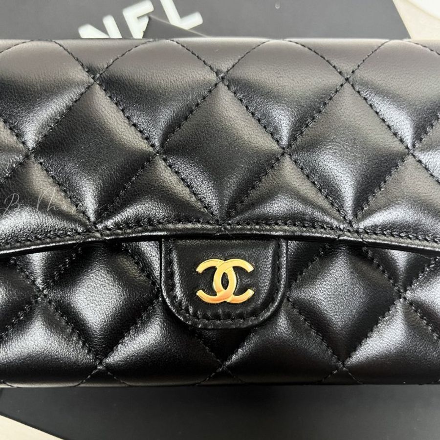 CHANEL CF 經典小羊皮黑金翻蓋長夾-6