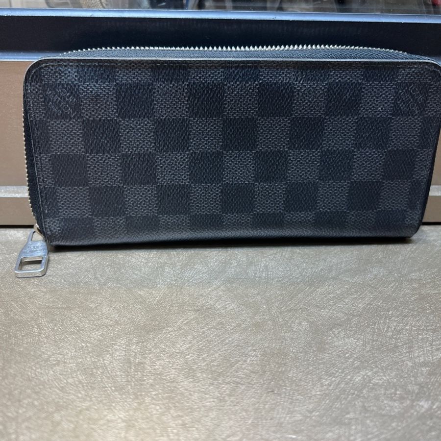 LV 黑棋盤格拉鍊長夾 N63095-1