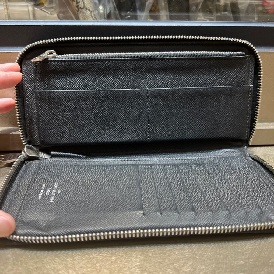 LV 黑棋盤格拉鍊長夾 N63095-2