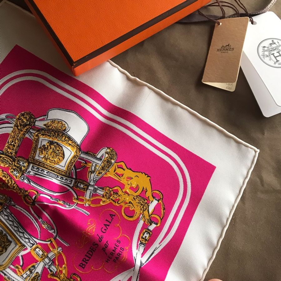 Hermes愛馬仕方巾/絲巾/綁袋巾/口袋巾/手帕🎀全新-1