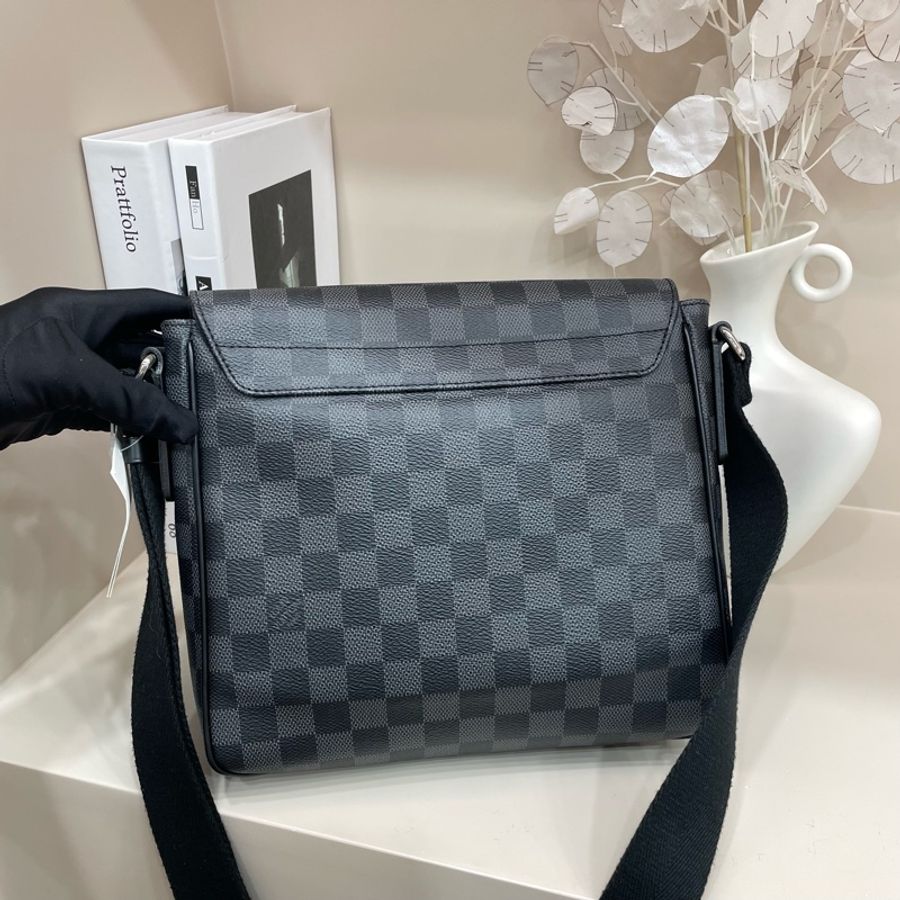 Louis Vuitton |黑灰棋盤格郵差包-11