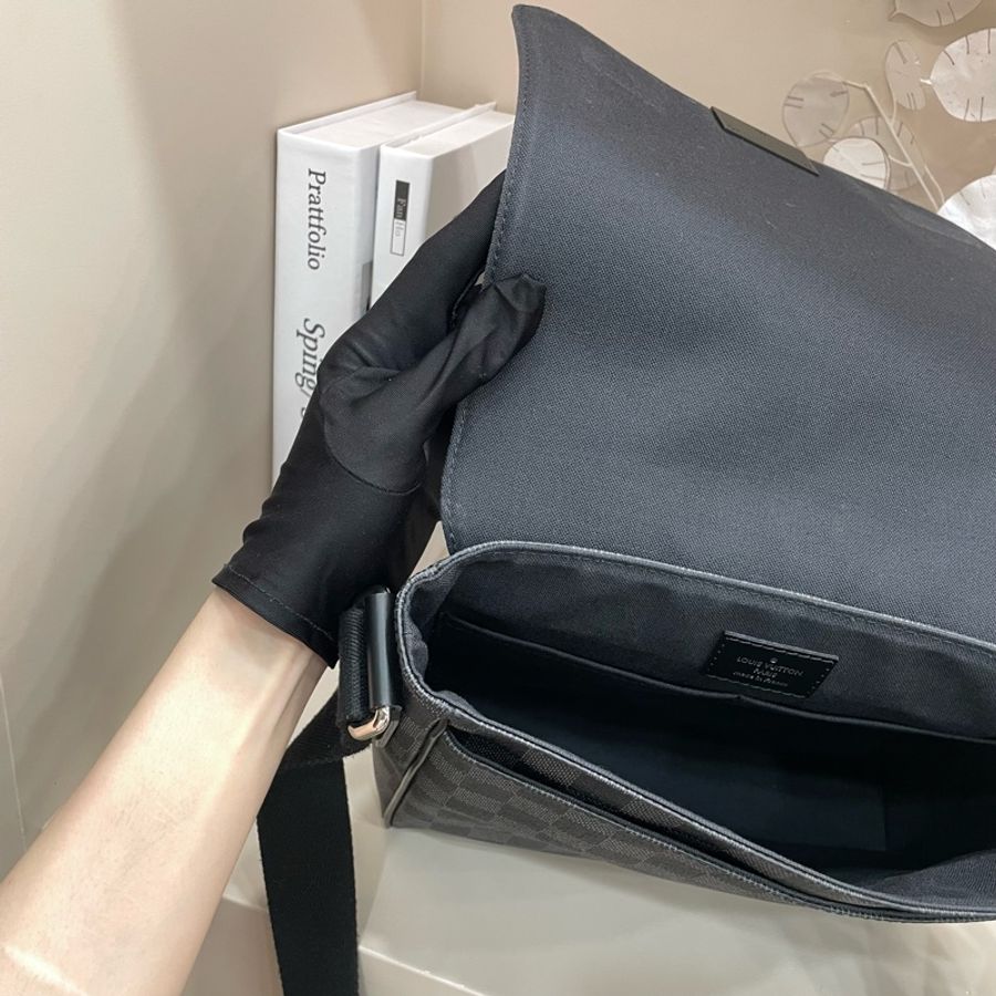 Louis Vuitton |黑灰棋盤格郵差包-17