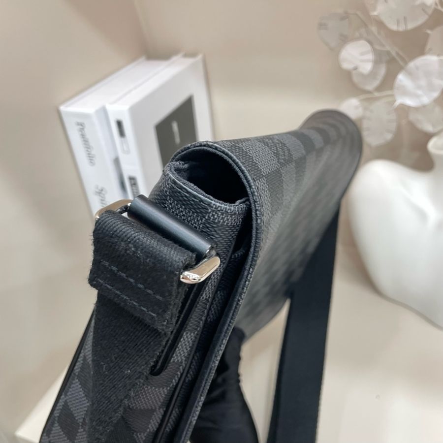 Louis Vuitton |黑灰棋盤格郵差包-21