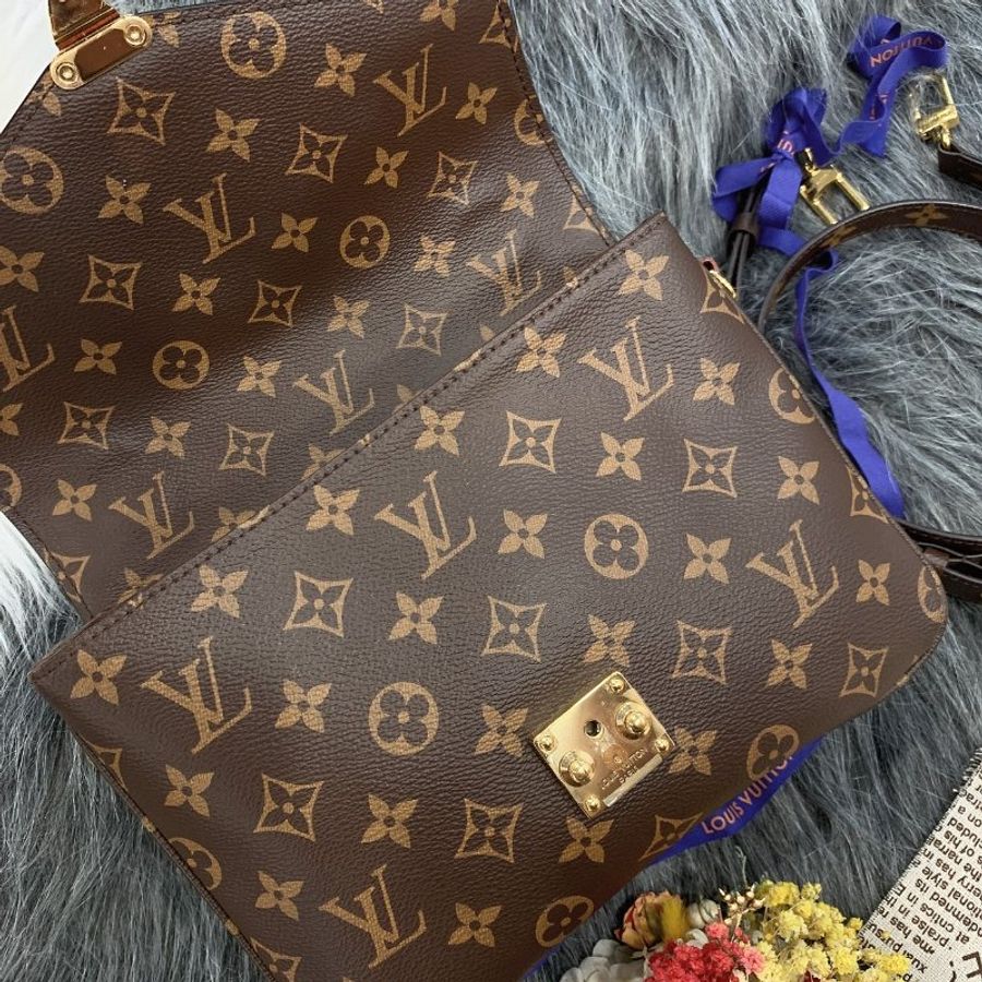 Louis Vuitton LV 老花字紋 Pochette Métis 郵差包/手提包/二用包-9