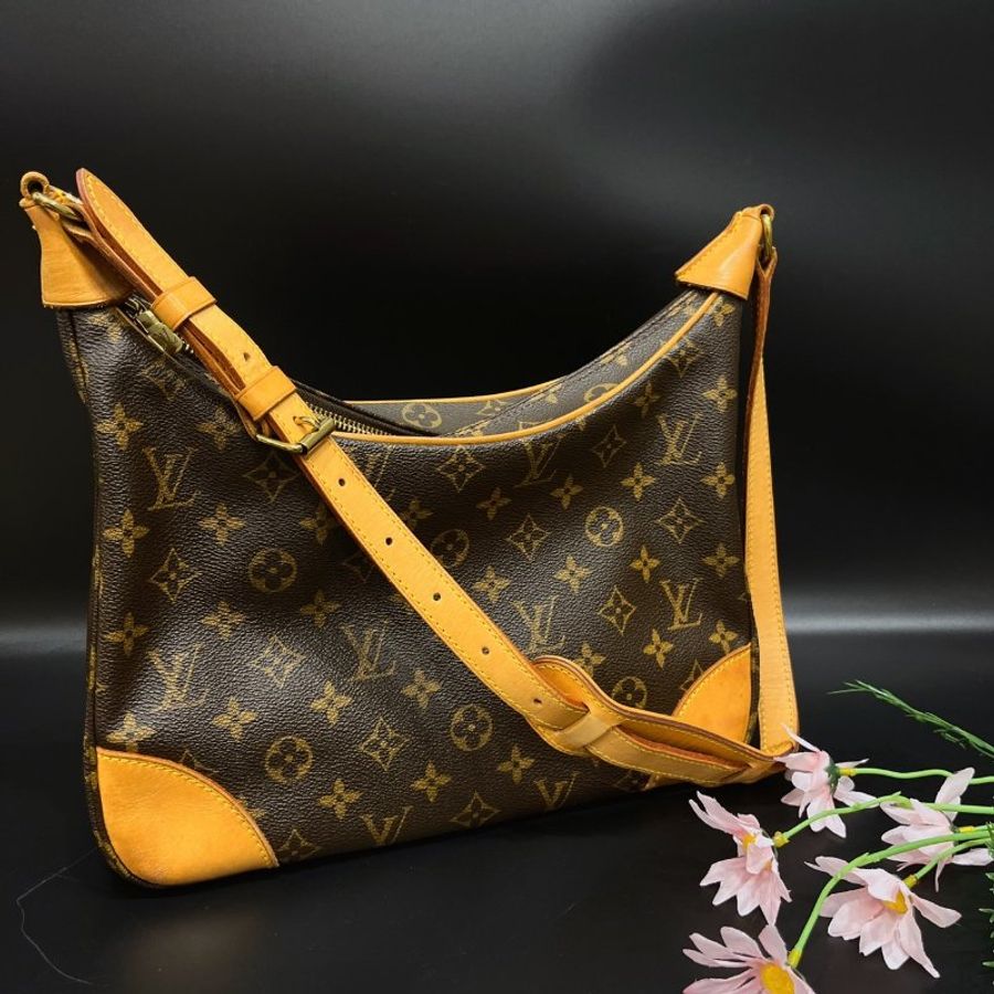 Louis Vuitton LV 老花字紋 VINTAGE 牛角包/肩背包-0