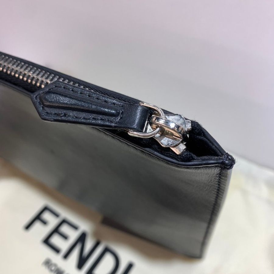 FENDI 怪獸 手拿包 87成新-6