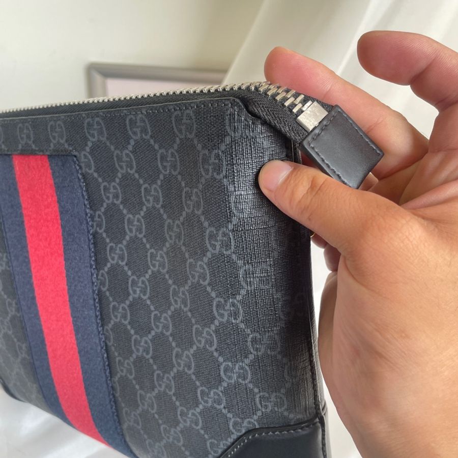 GUCCI supreme藍紅條紋拉鍊手拿包-1