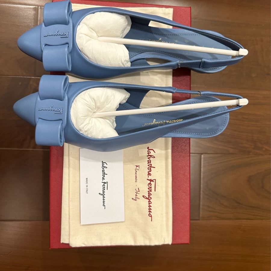 Salvatore Ferragamo 莫蘭迪藍 真皮 尖頭鞋 適合夏天-0