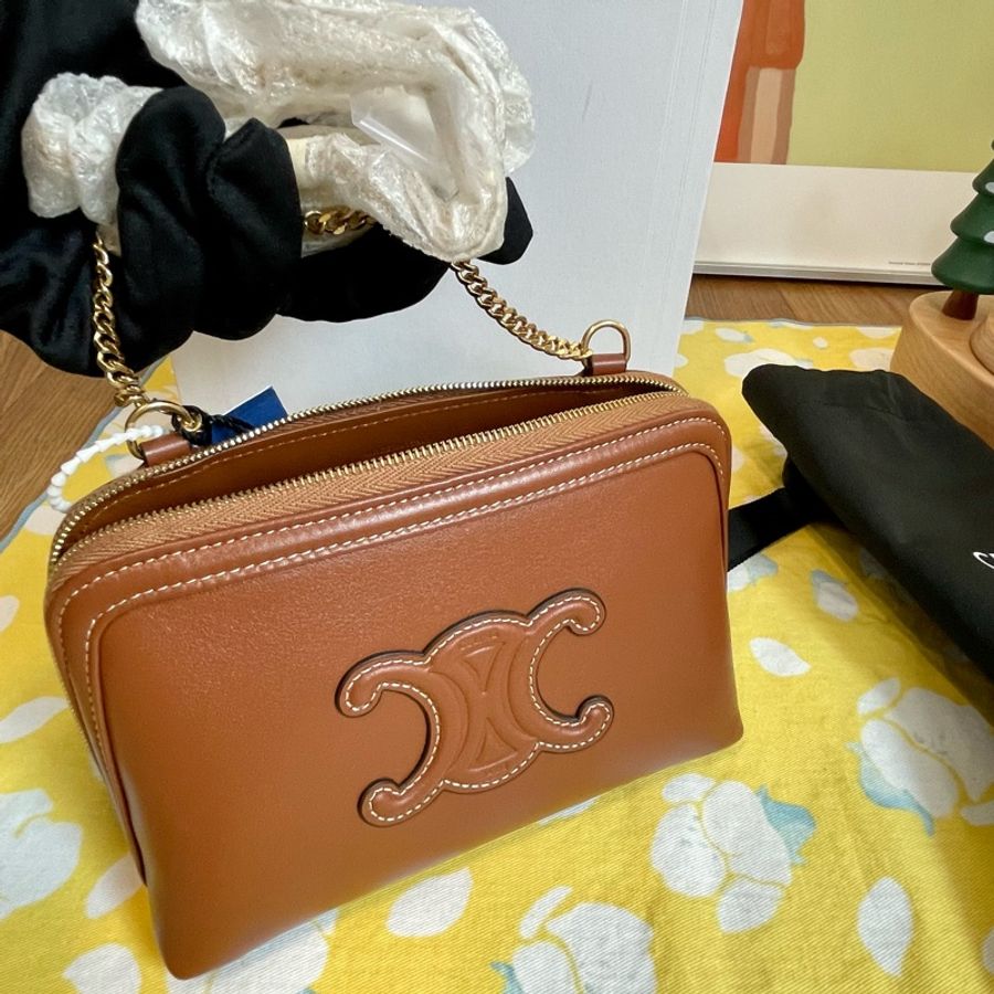 ❤️ Celine Triomphe 光滑牛皮 肩背小包 棕色-3