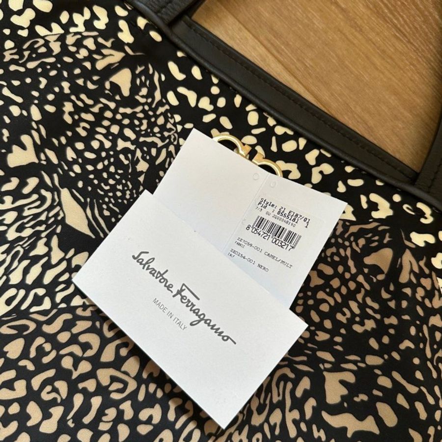 全新轉售|免稅店購入 Salvatore Ferragamo 低調優雅豹紋肩背包-4