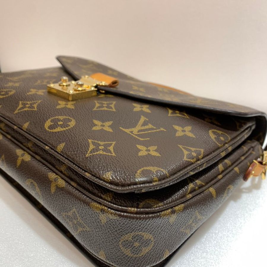 LV 斜背包/側背包/手提包/學院包/郵差包  M44875  85成新-4