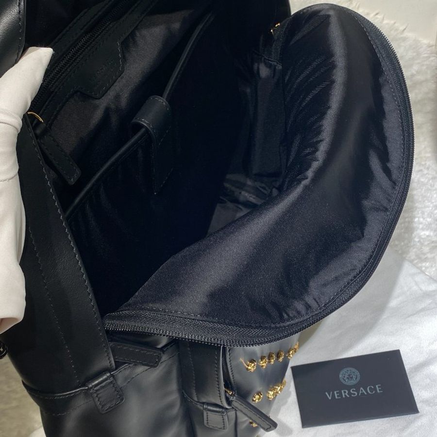 VERSACE 梅杜莎鉚釘 後背包 黑-5