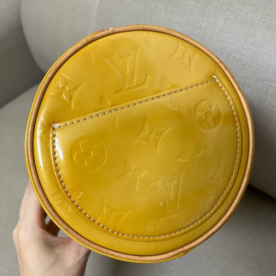 LV Vintage 漆皮壓紋圓筒包-3
