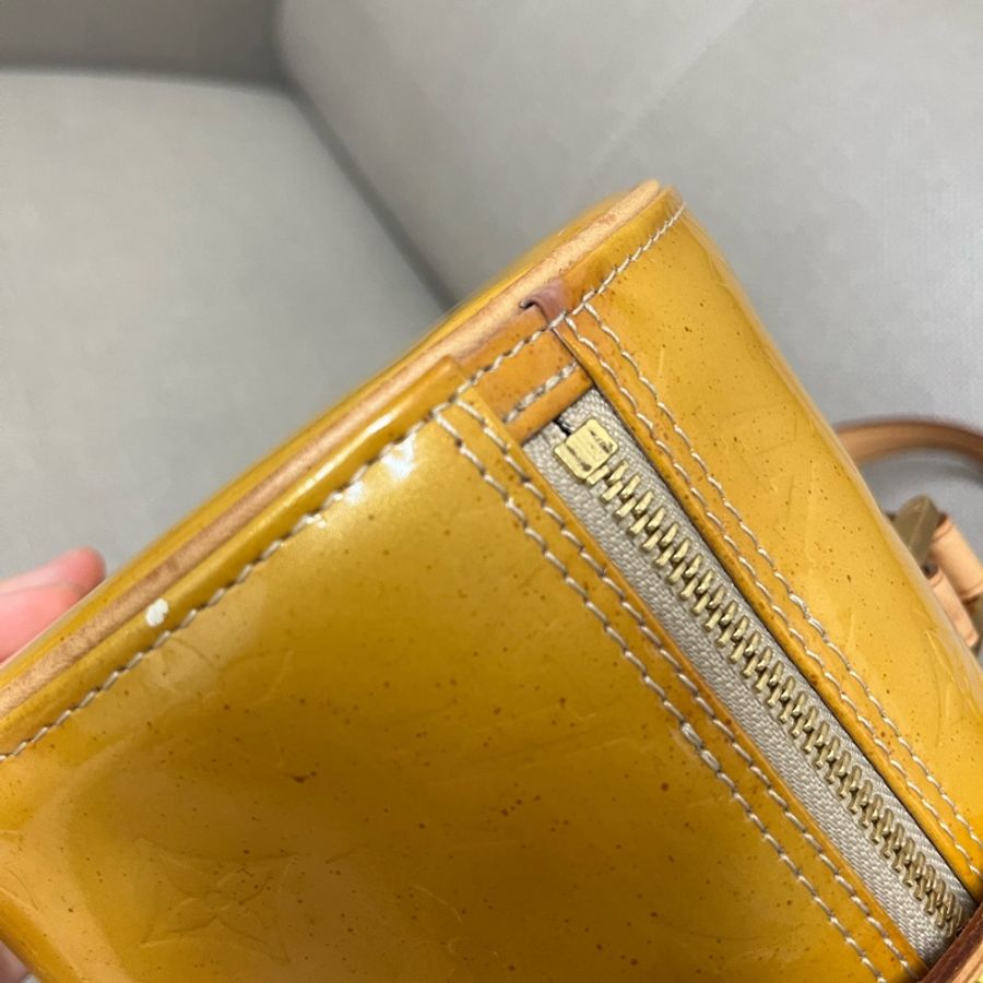 LV Vintage 漆皮壓紋圓筒包-12