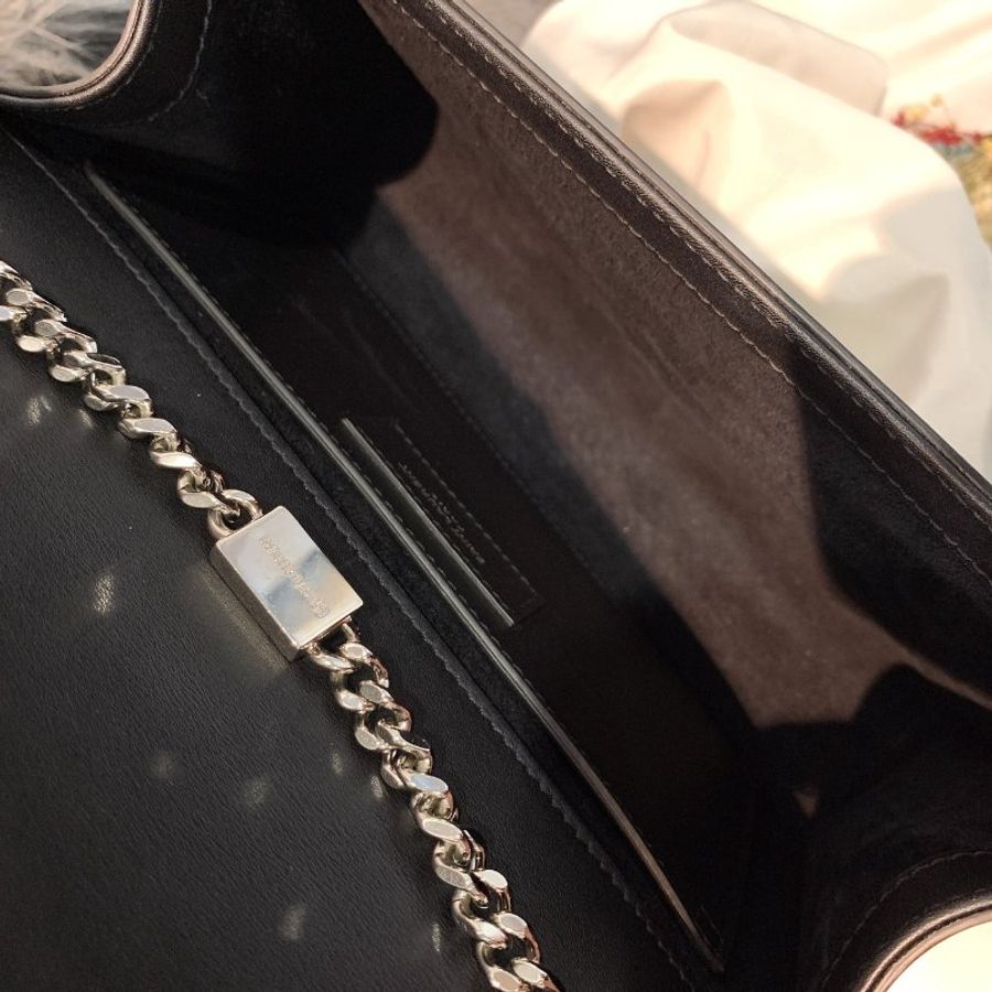 YVES SAINT LAURENT YSL 黑銀 光滑面 KATE流蘇練包/斜背包/肩背包/WOC包-5