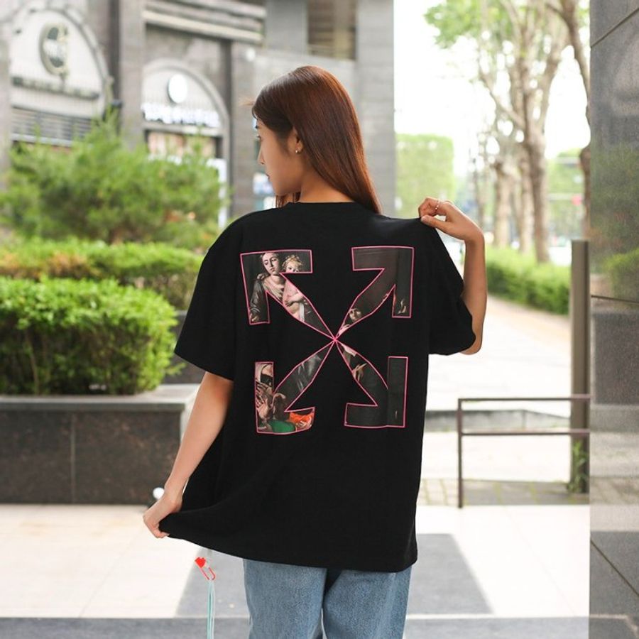Off White 中性款圓領卡拉瓦喬油畫圖騰短袖上衣 黑 XS/S (購買請訊息告知尺寸)-2