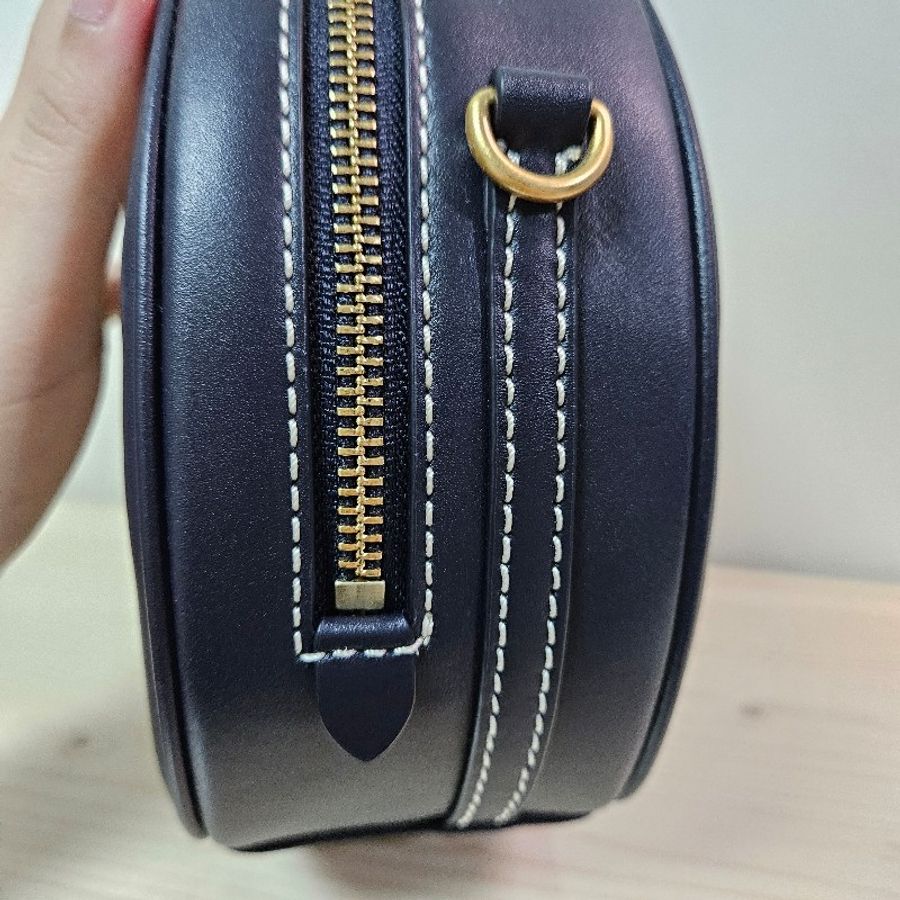 TORY BURCH T MONOGRAM 藍老花圓餅包-20