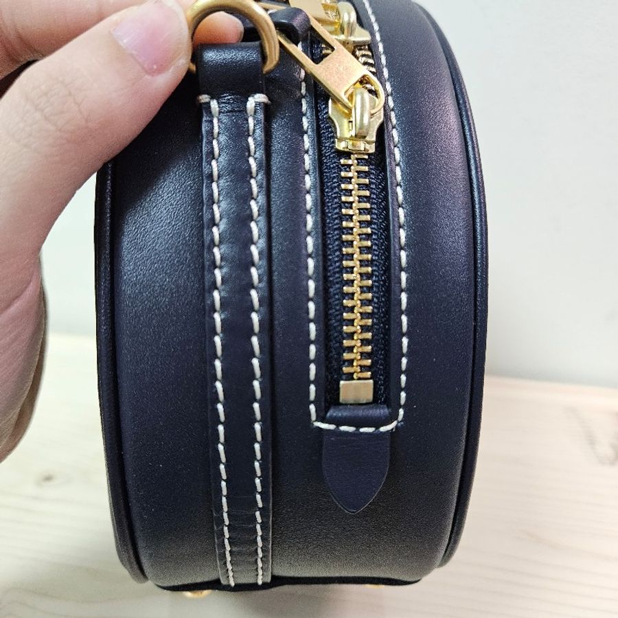 TORY BURCH T MONOGRAM 藍老花圓餅包-21