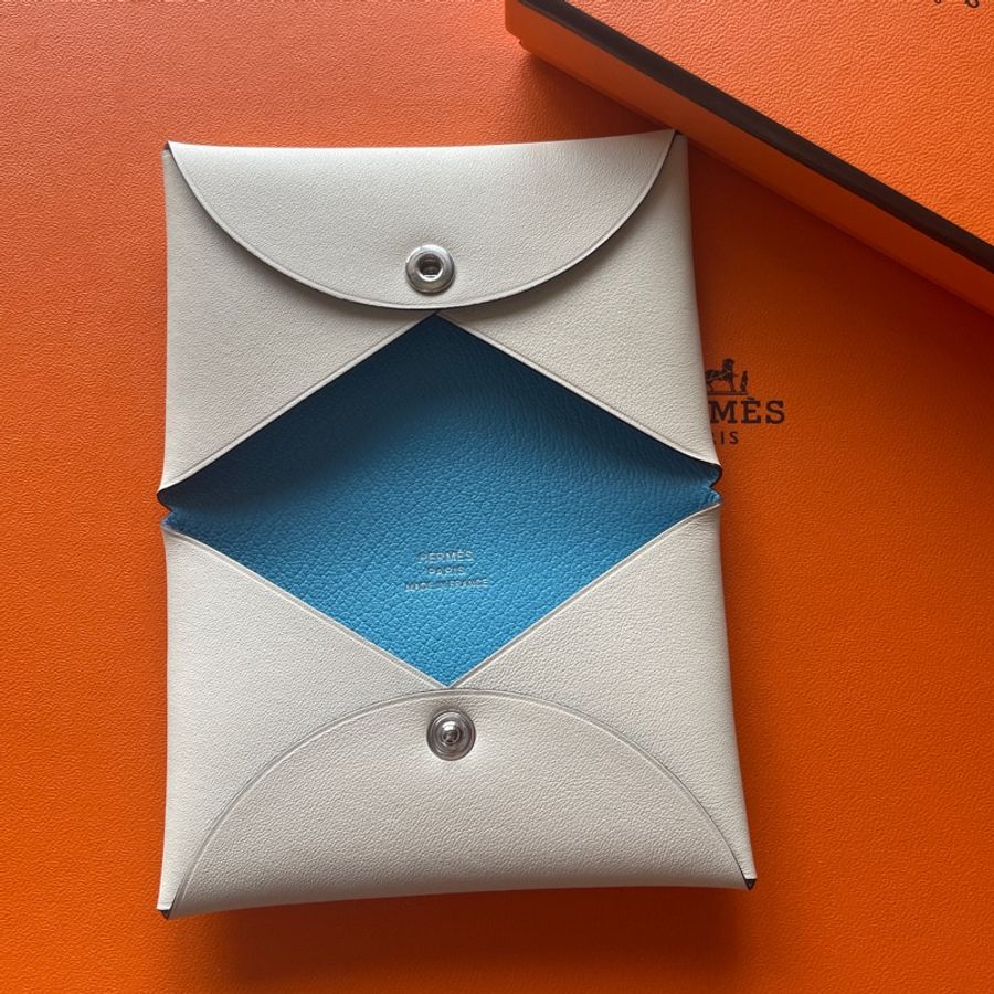全新Hermes Calvi 雙色奶昔白+北方藍Swift皮-0