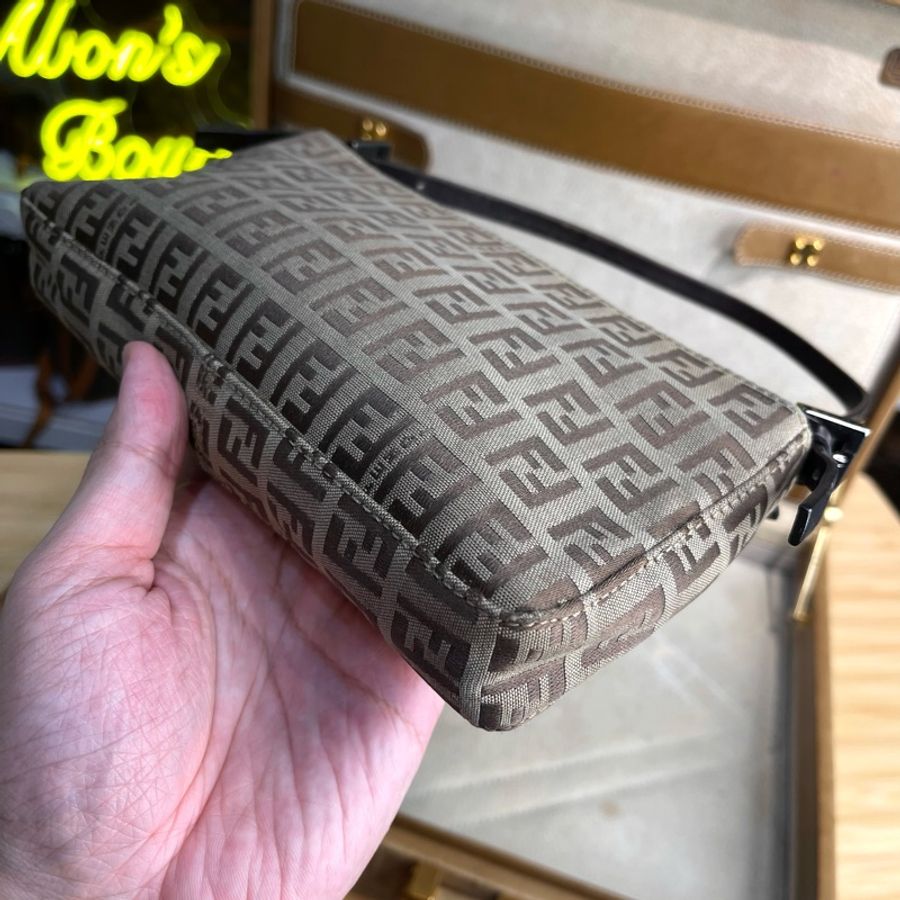 FENDI vintage中古款淺棕色小原花麻將包-2