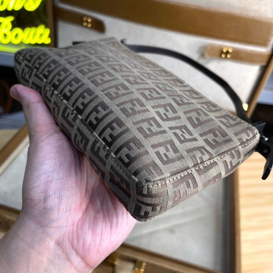 FENDI vintage中古款淺棕色小原花麻將包-5