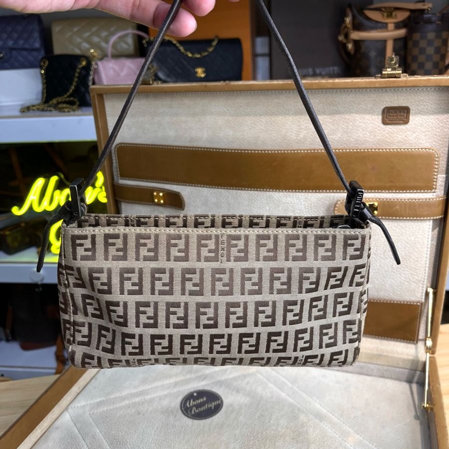 FENDI vintage中古款淺棕色小原花麻將包-7