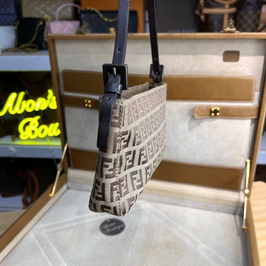 FENDI vintage中古款淺棕色小原花麻將包-8