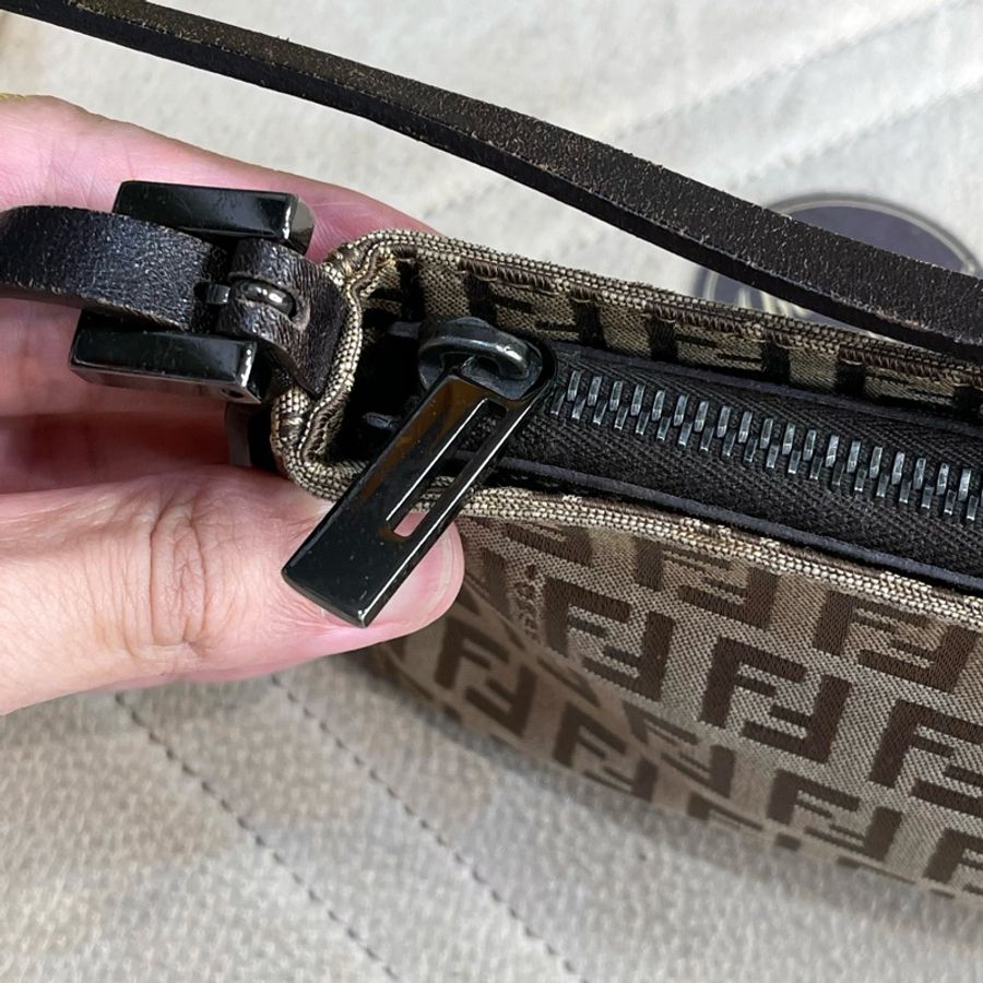 FENDI vintage中古款淺棕色小原花麻將包-12