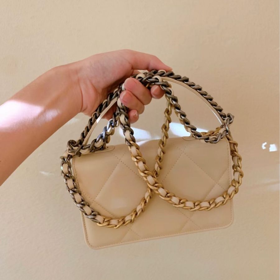 Chanel香奈兒 19系列經典金屬雙C LOGO菱格紋小羊皮金銀雙色鍊帶WOC手提/斜背包 N5025杏粉奶茶/金釦-7