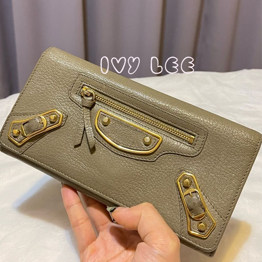 BALENCIAGA 卡其灰綠 金色框 小羊皮翻蓋長夾 錢包 二手精品-3