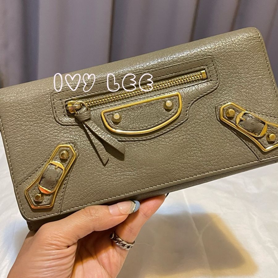 BALENCIAGA 卡其灰綠 金色框 小羊皮翻蓋長夾 錢包 二手精品-4