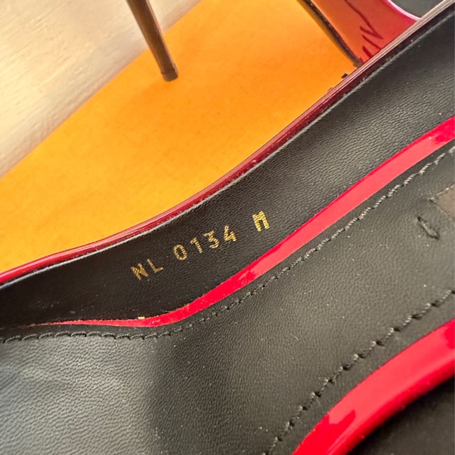 LV 紅黑漆皮方塊跟鞋-9