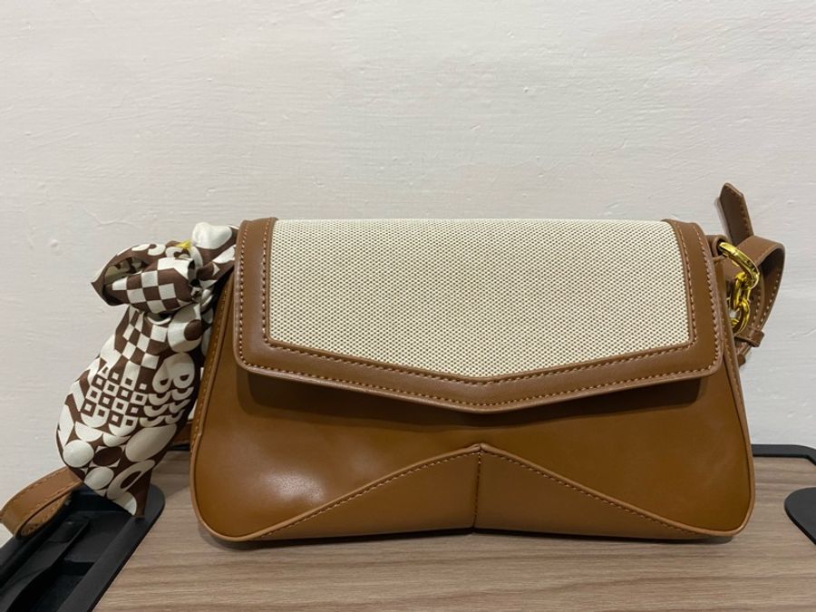 CHARLES & KEITH 肩背側背-2