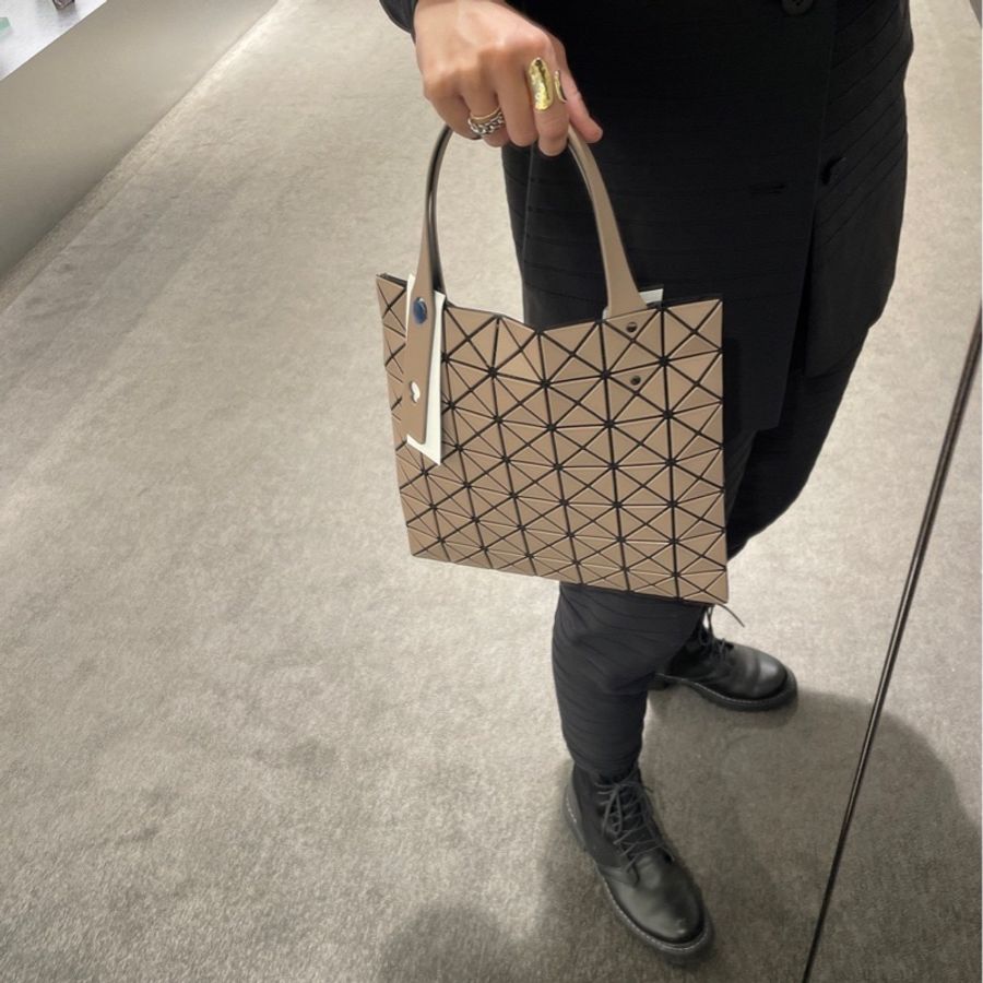 Bao Bao Issey Miyake🇯🇵深米色皮質菱格S托特包(7*7)-2