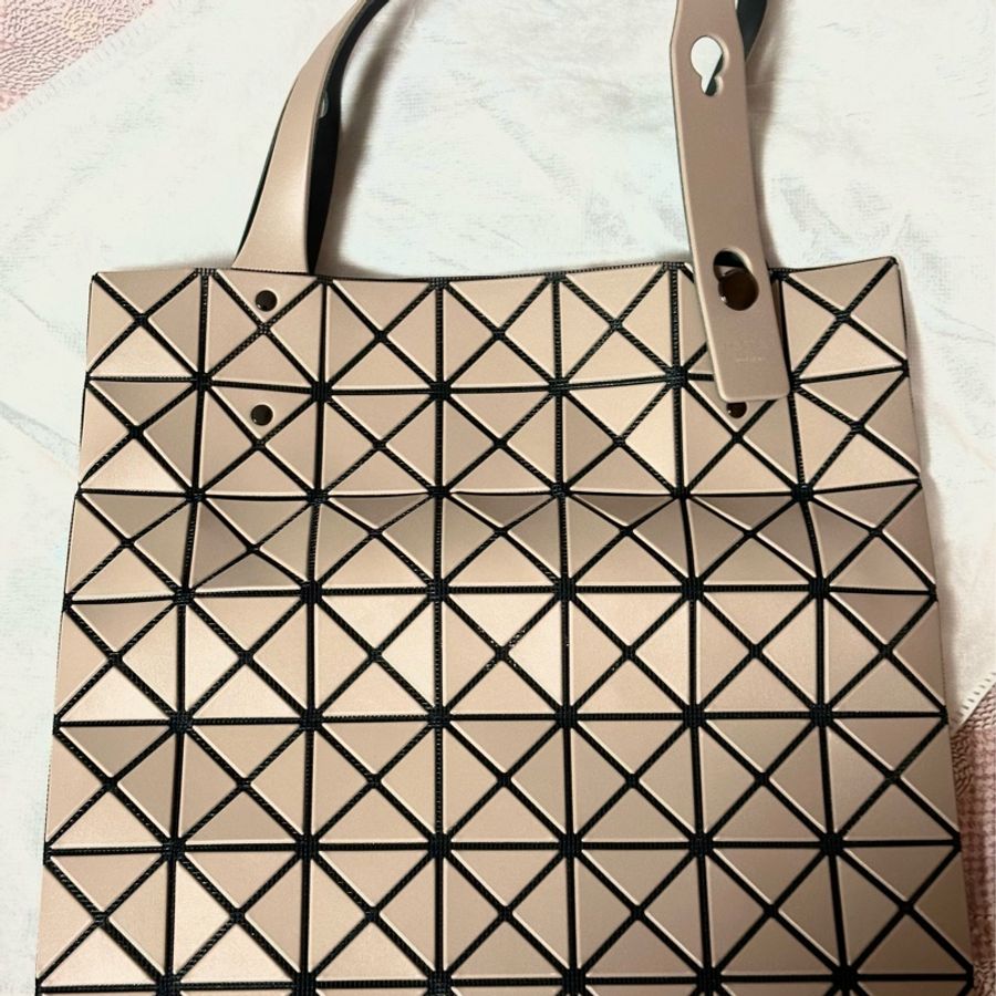 Bao Bao Issey Miyake🇯🇵深米色皮質菱格S托特包(7*7)-3