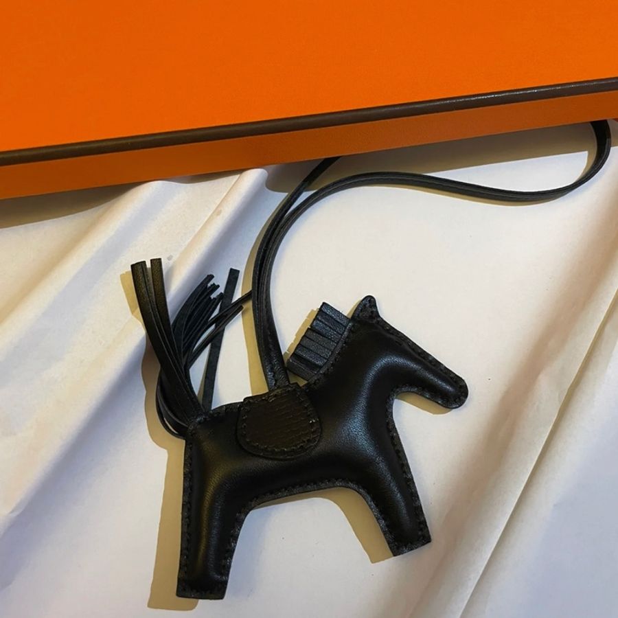 Hermès愛馬仕 Rodeo So Black 小羊皮純黑手工馬兒吊飾 黑色/PM小號-0