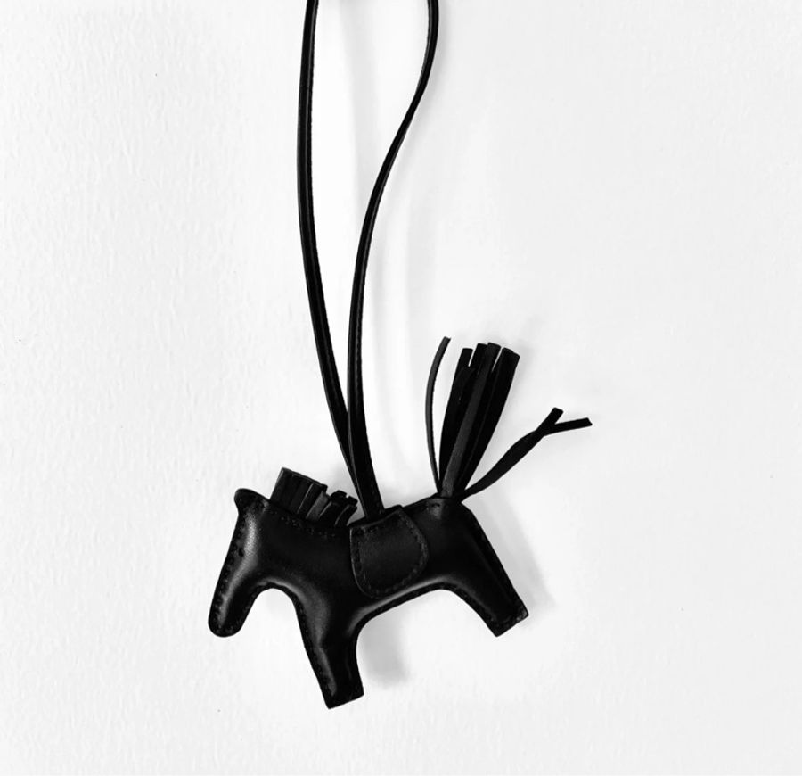 Hermès愛馬仕 Rodeo So Black 小羊皮純黑手工馬兒吊飾 黑色/PM小號-1