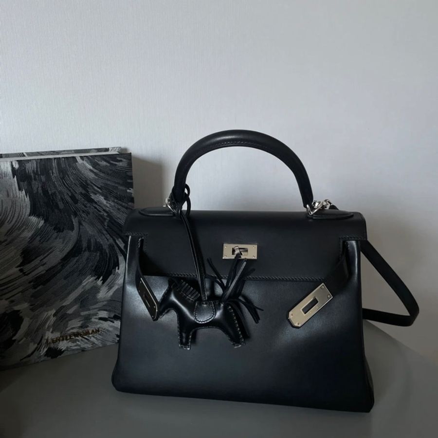Hermès愛馬仕 Rodeo So Black 小羊皮純黑手工馬兒吊飾 黑色/PM小號-5